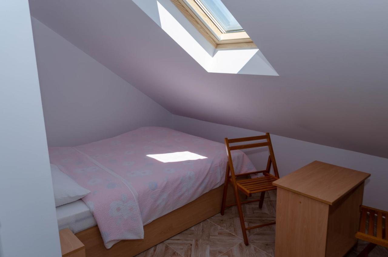 Mansarda Mica Cu Baie Proprie Apartment Cluj-Napoca Exterior photo